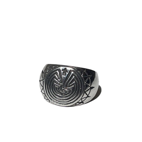 Man in the Maze Ring